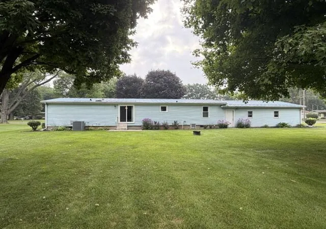 Photo 2 of Single family home for sale at 202 S Elm, White Pigeon, MI 49099 | MLS# 66026041342 | Listing updated on 2026-09-16