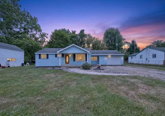 1st image of 6162 Sandy Ln, Burton, MI 48519 | MLS# 5050217811