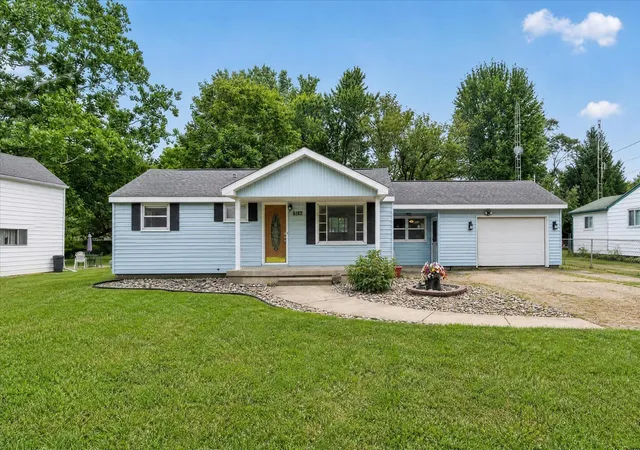 3rd image of 6162 Sandy Ln, Burton, MI 48519 | MLS# 5050217811