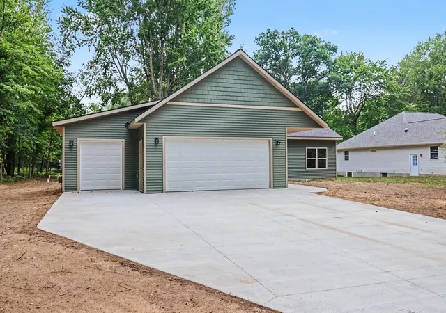 image of 9621 Sunset Shores Dr, Stanwood, MI 49346 | MLS# 72026041351