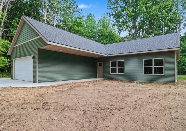 image of 9621 Sunset Shores Dr, Stanwood, MI 49346 | MLS# 72026041351