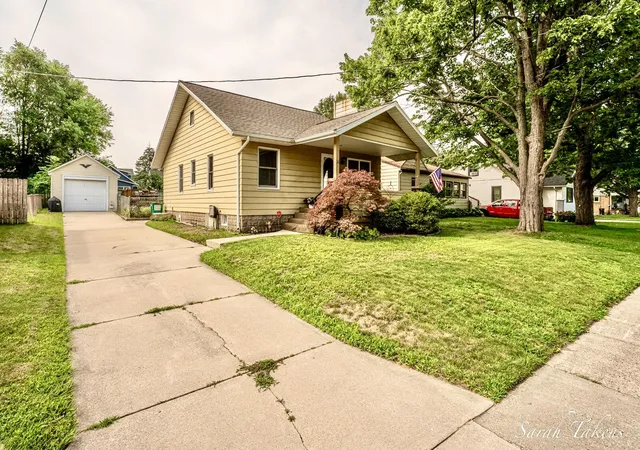 1st image of 116 35th St Se, Grand Rapids, MI 49548 | MLS# 65026041349