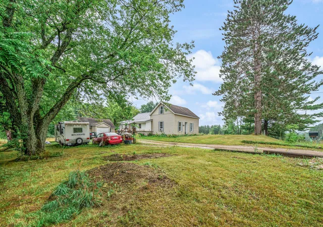 4th image of 10055 8 Mile Rd, Evart, MI 49631 | MLS# 72026041359
