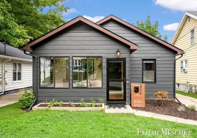 Photo 1 of Sale Pending at 936 Valley Ave Nw, Grand Rapids, MI 49504 | MLS# 65026041355 | Listing updated on 2026-09-08