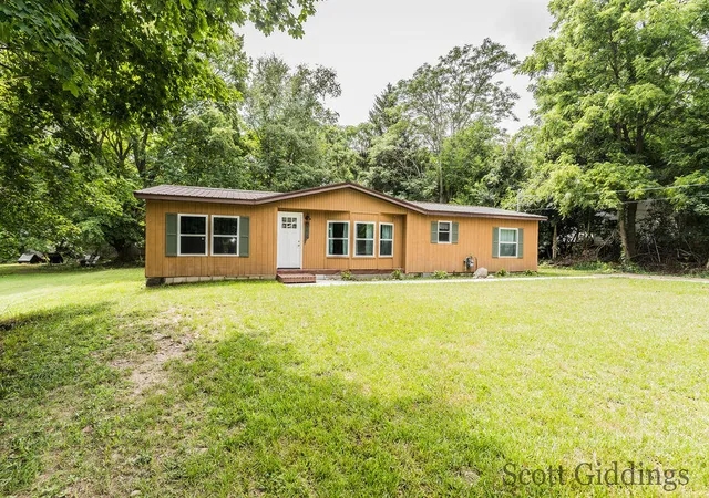 1st image of 318 E Bellevue St, Stanton, MI 48888 | MLS# 65026041357