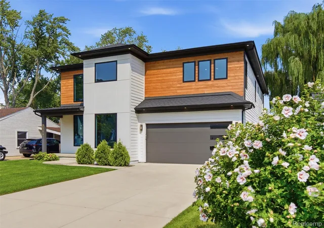 Photo 4 of Single family home for sale at 3516 Linwood Ave, Royal Oak, MI 48073 | MLS# 20261062417 | Listing updated on 2026-10-17