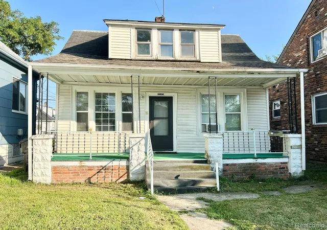 Photo 1 of Single family home for sale at 5582 Caniff St, Hamtramck, MI 48212 | MLS# 20261062420 | Listing updated on 2026-08-08