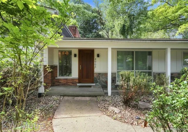 Photo 2 of Single family home for sale at 4966 Whispering Pine Ln, Bloomfield Hills, MI 48302 | MLS# 20261062423 | Listing updated on 2026-09-16