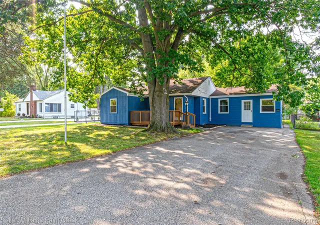 Photo 3 of Single family home for sale at 19421 Filmore St, Southfield, MI 48075 | MLS# 20261062424 | Listing updated on 2026-08-25