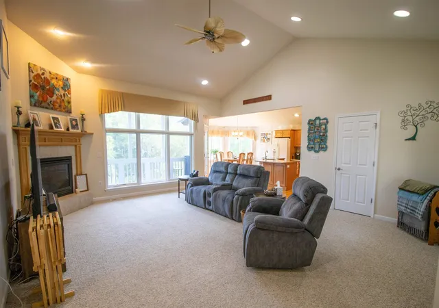 2nd image of 2539 Rushbrook Dr, Flushing, MI 48433 | MLS# 5050217816