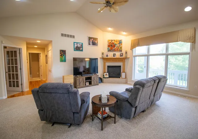 3rd image of 2539 Rushbrook Dr, Flushing, MI 48433 | MLS# 5050217816