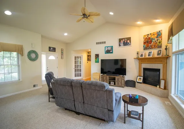 4th image of 2539 Rushbrook Dr, Flushing, MI 48433 | MLS# 5050217816
