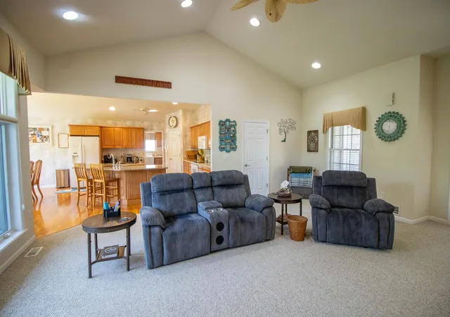 5th image of 2539 Rushbrook Dr, Flushing, MI 48433 | MLS# 5050217816