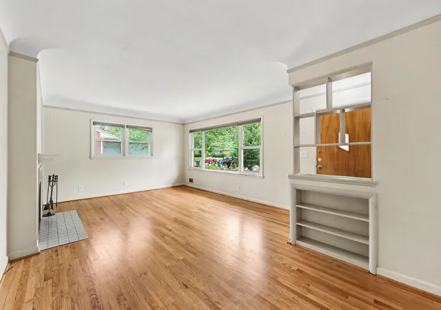 Photo 4 of Single family home for sale at 1597 Greenview Dr, Ann Arbor, MI 48103 | MLS# 81026041365 | Listing updated on 2026-09-11