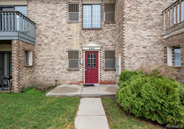 Listing Photo 3 - Condo for sale in building located at 286 E 13 Mile Rd, Madison Heights, MI 48071