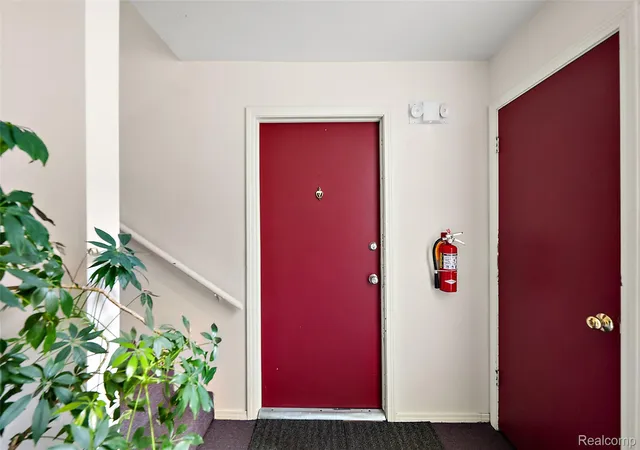 Listing Photo 2 - Condo for sale in building located at 286 E 13 Mile Rd, Madison Heights, MI 48071 - Unit #