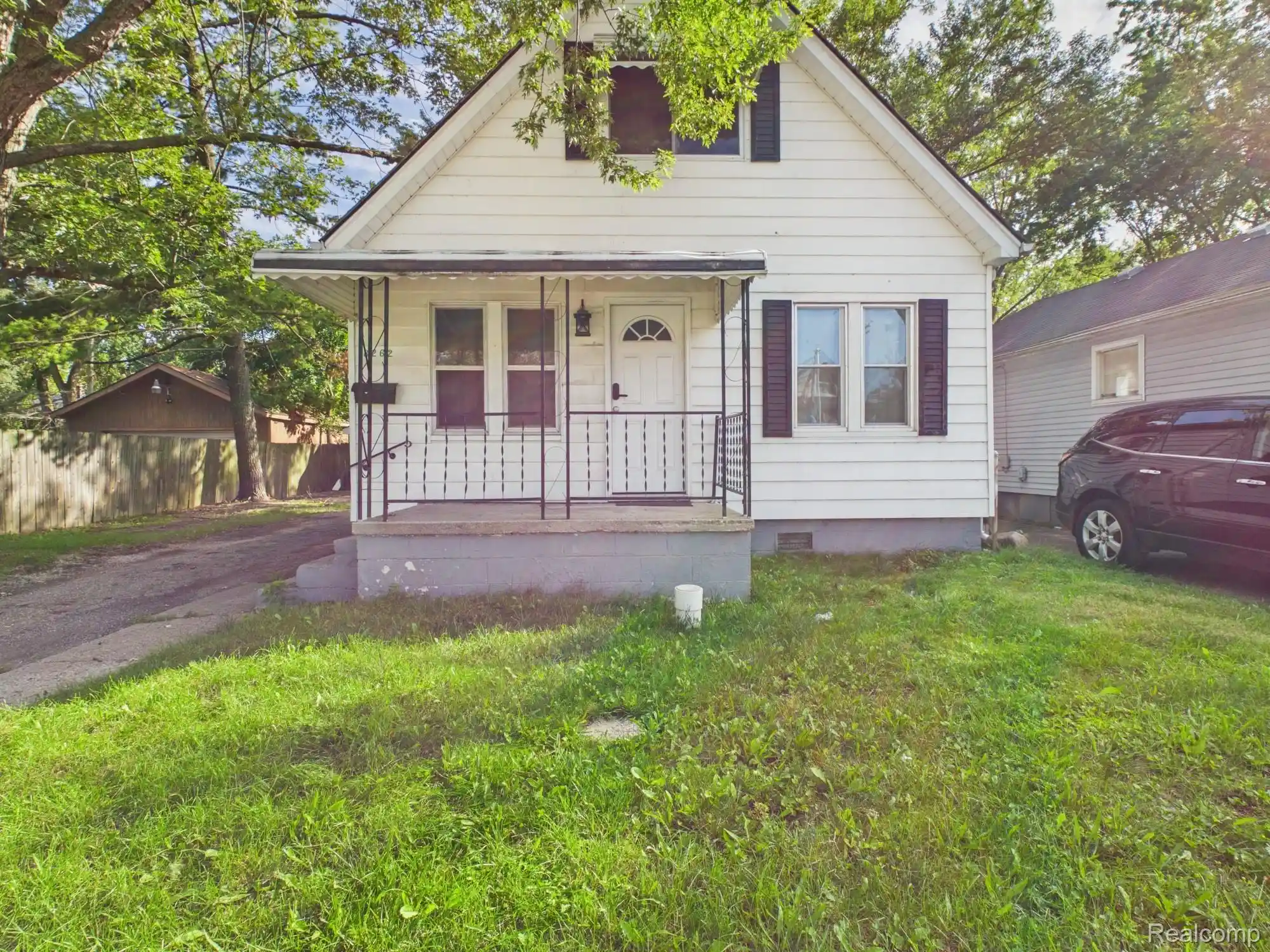 Photo 1 of Single family home for sale at 8262 Packard Ave, Warren, MI 48089 | MLS# 20261062430 | Listing updated on 2026-09-16