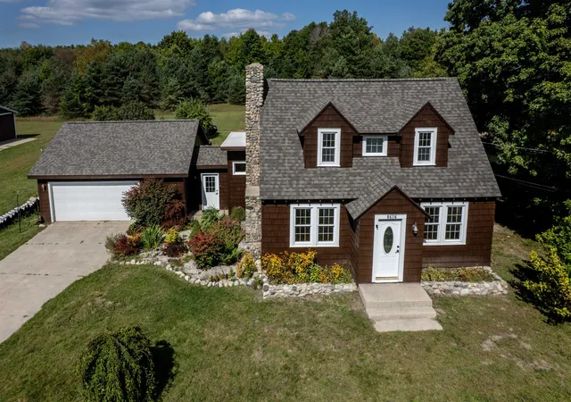 Photo 2 of Single family home for sale at 8616 Cedar Run Rd, Traverse City, MI 49684 | MLS# 78080072076 | Listing updated on 2026-09-11