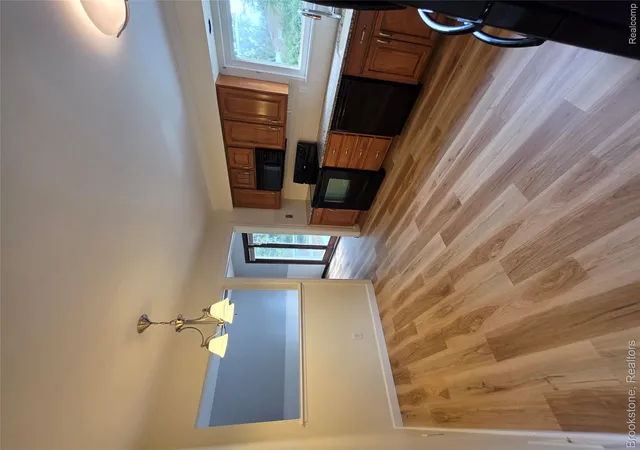 Photo 4 of Single family home for sale at 1243 Pickwick Pl, Flint, MI 48507 | MLS# 20261062446 | Listing updated on 2026-08-07