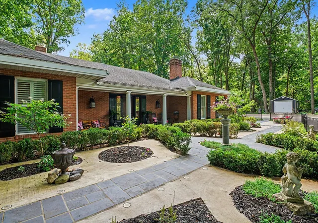 Photo 4 of Single family home for sale at 1660 Signal Point Dr, Niles, MI 49120 | MLS# 69026041386 | Listing updated on 2026-09-17