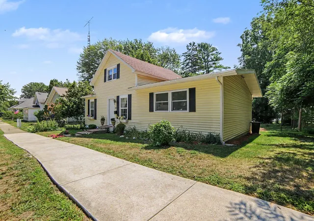 Photo 3 of Single family home for sale at 612 E Melendy St, Ludington, MI 49431 | MLS# 67026041388 | Listing updated on 2026-09-28