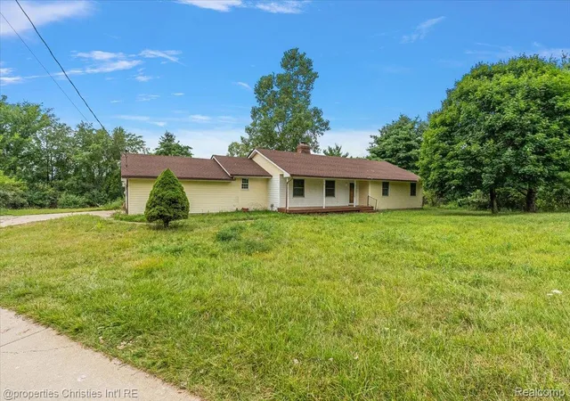 Photo 3 of Single family home for sale at 13010 Oyster Lake Rd, Holly, MI 48442 | MLS# 20261062448 | Listing updated on 2026-09-21
