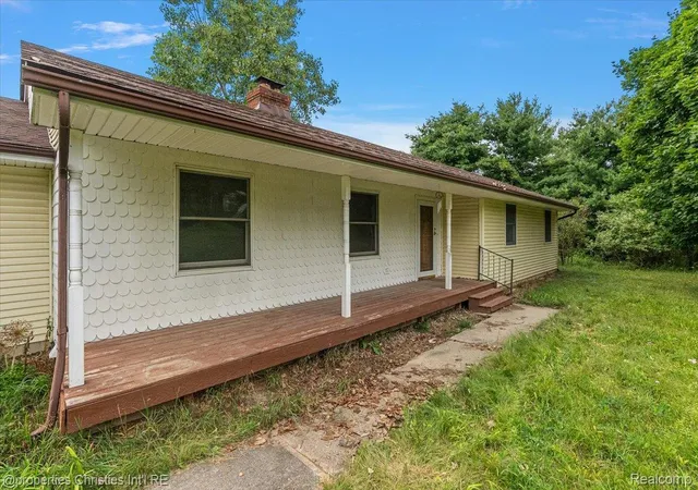 Photo 3 of Single family home for sale at 13010 Oyster Lake Rd, Holly, MI 48442 | MLS# 20261062448 | Listing updated on 2026-10-02