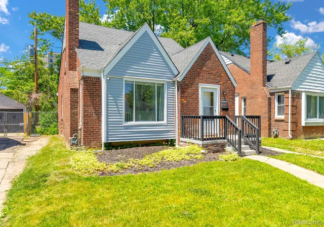 Photo 3 of Single family home for sale at 19139 Plainview Ave, Detroit, MI 48219 | MLS# 20261062450 | Listing updated on 2026-08-07