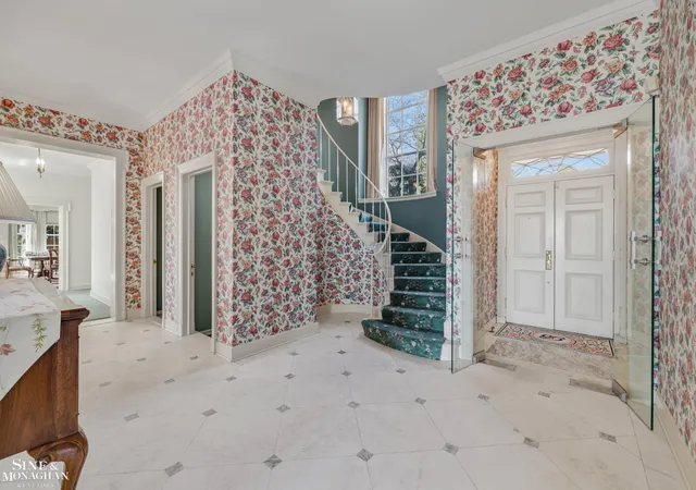 Photo 4 of Single family home for sale at 105 Lake Shore Rd, Grosse Pointe Farms, MI 48236 | MLS# 58050217830 | Listing updated on 2026-08-27
