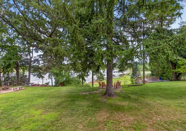Photo 3 of Single family home for sale at 2210 Lakeview Dr, Brooklyn, MI 49230 | MLS# 55026041397 | Listing updated on 2026-08-24