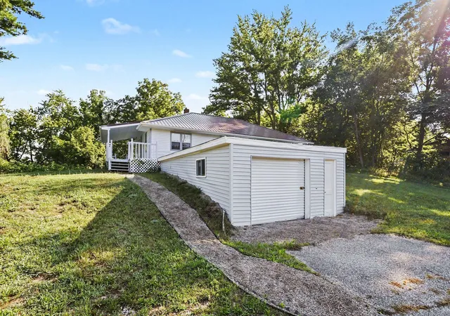 Photo 2 of Single family home for sale at 1582 Bakertown Rd, Buchanan, MI 49107 | MLS# 69026041401 | Listing updated on 2026-08-14