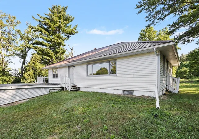 Photo 3 of Single family home for sale at 1582 Bakertown Rd, Buchanan, MI 49107 | MLS# 69026041401 | Listing updated on 2026-08-14