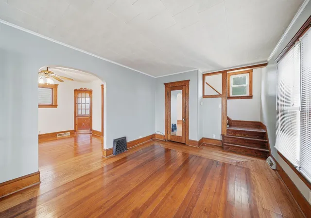 Photo 3 of Single family home for sale at 727 Union St, Jackson, MI 49203 | MLS# 55026041402 | Listing updated on 2026-09-03