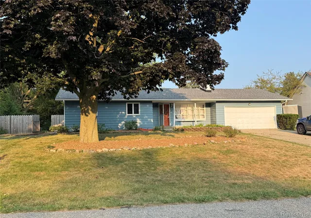 Photo 3 of Single family home for sale at 161 Edith St, Oxford, MI 48371 | MLS# 20261062459 | Listing updated on 2026-08-27