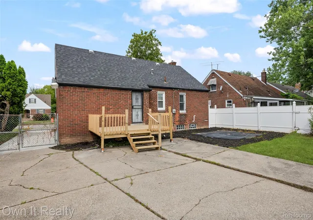 Photo 3 of Single family home for sale at 17612 Plainview Ave, Detroit, MI 48219 | MLS# 20261062464 | Listing updated on 2026-10-07