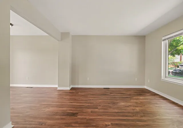 5th image of 227 Sheffield Dr, Saline, MI 48176 | MLS# 81026041409