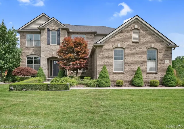 Photo 1 of Single family home for sale at 915 Appleton Ct, Oakland, MI 48363 | MLS# 20261062468 | Listing updated on 2026-08-30