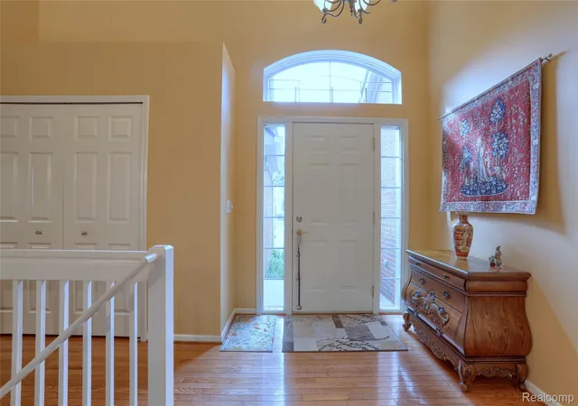 Listing Photo 4 - Condo for sale in building located at 3845 Arbor Dr, Auburn Hills, MI 48326
