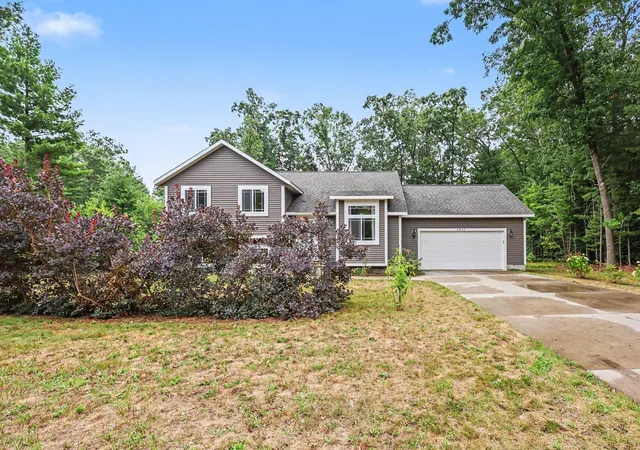 Photo 1 of Sale Pending at 6637 Hall Rd, Muskegon, MI 49442 | MLS# 71026041418 | Listing updated on 2026-09-03