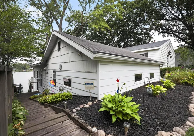 Photo 4 of Single family home for sale at 52784 Twin Lakeview Dr, Dowagiac, MI 49047 | MLS# 69026041423 | Listing updated on 2026-08-17