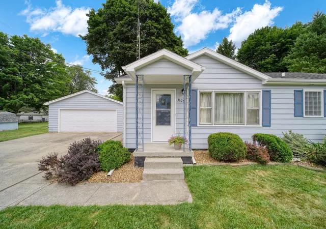 Photo 2 of Single family home for sale at 3109 Queen St, Spring Arbor, MI 49283 | MLS# 55026041426 | Listing updated on 2026-09-11