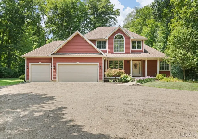 Photo 2 of Single family home for sale at 2850 Lee Marie Dr, Adrian, MI 49221 | MLS# 56050217846 | Listing updated on 2026-08-08