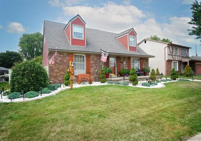 Photo 3 of Single family home for sale at 25058 Montebello Dr, Woodhaven, MI 48183 | MLS# 20261062485 | Listing updated on 2026-09-06
