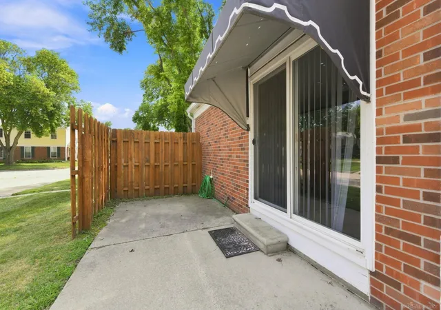 21st image of 24729 Meadow Creek Dr, Harrison Township, MI 48045 | MLS# 58050217848