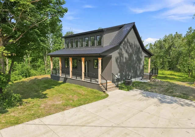 2nd image of 1713 Vanderlip Rd, Traverse City, MI 49686 | MLS# 78080072100