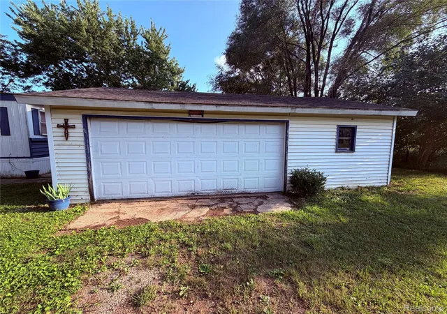 Photo 3 of Single family home for sale at 5656 Delong Rd, Cass City, MI 48726 | MLS# 20261062492 | Listing updated on 2026-09-24