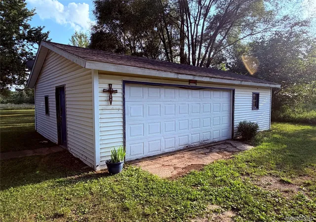 Photo 3 of Single family home for sale at 5656 Delong Rd, Cass City, MI 48726 | MLS# 20261062492 | Listing updated on 2026-09-24