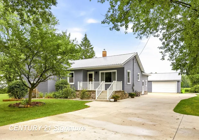 Photo 1 of Sale Pending at 3063 E Gordonville Rd, Midland, MI 48640 | MLS# 61050217852 | Listing updated on 2026-08-31