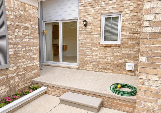 Photo 3 of Condo for sale at 48781 Ml Bank Ct, Shelby Township, MI 48315 | MLS# 20261062497 | Listing updated on 2026-10-15