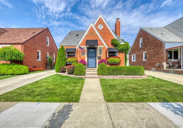 Photo 1 of Sale Pending at 2320 Fort Park Blvd, Lincoln Park, MI 48146 | MLS# 20261062504 | Listing updated on 2026-08-30